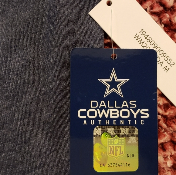 WOMEN'S DALLAS COWBOYS "Coralia" Glitter V-Neck T-Shirt (S, M, L, XL, 2X… - Picture 5 of 5